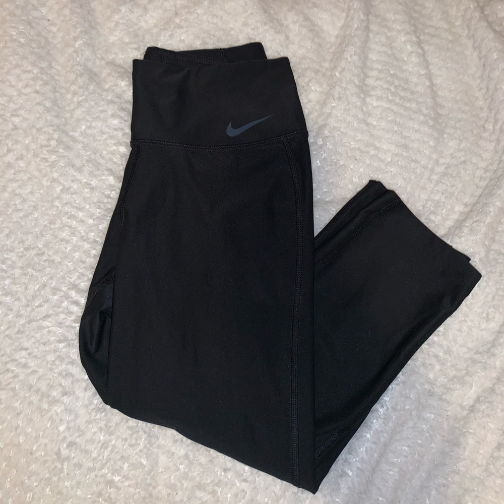 Nike Dri-Fit cropped leggings